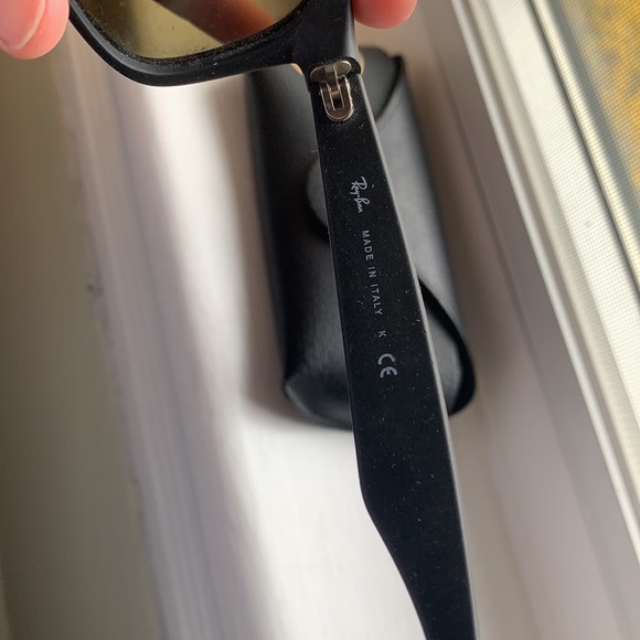 Ray-Ban sunglasses with the case - Picture 2 of 3